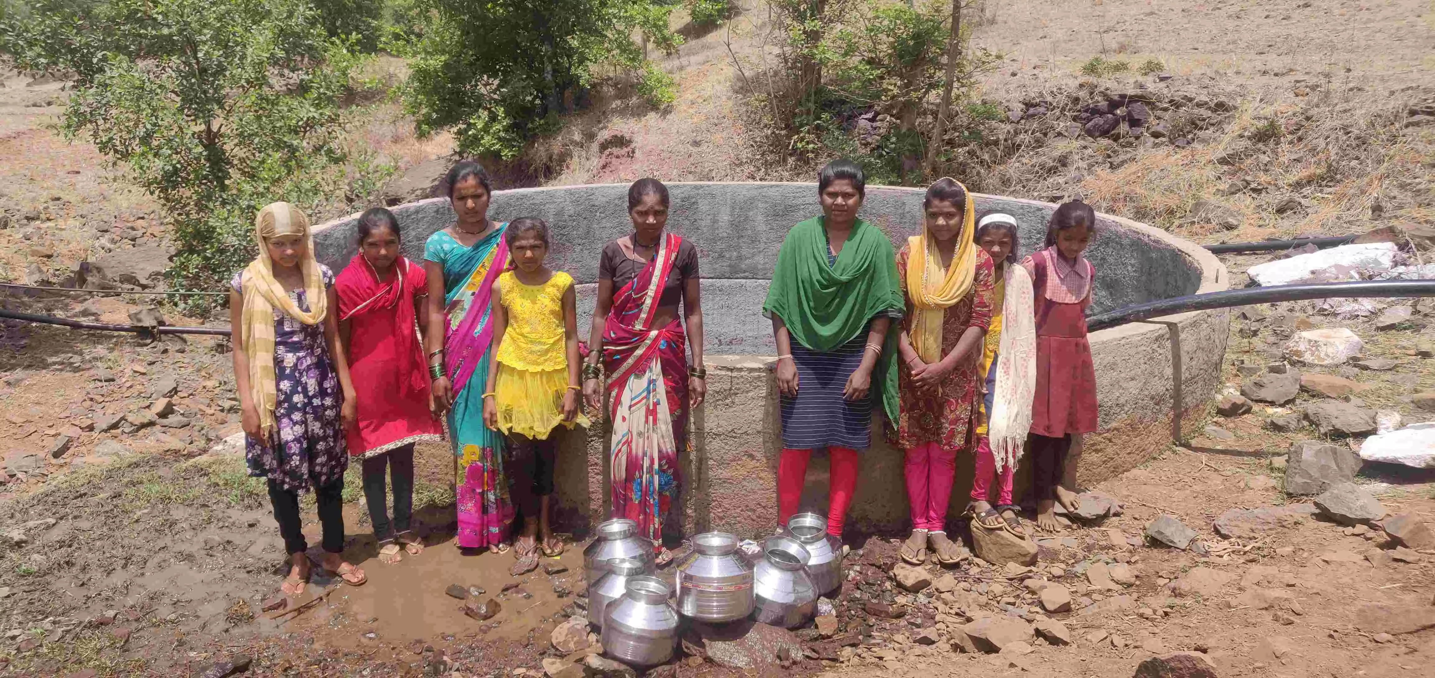 अब बर्देची वाडी में महिलाओं को अब 60 फुट के कुएं से नीचे नहीं उतरना पड़ता है।